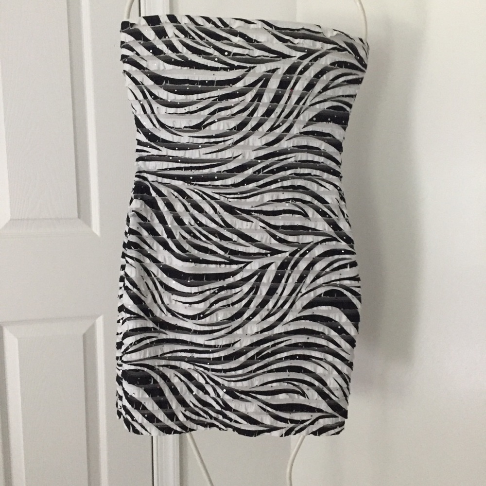 Sexy strapless zebra print dress